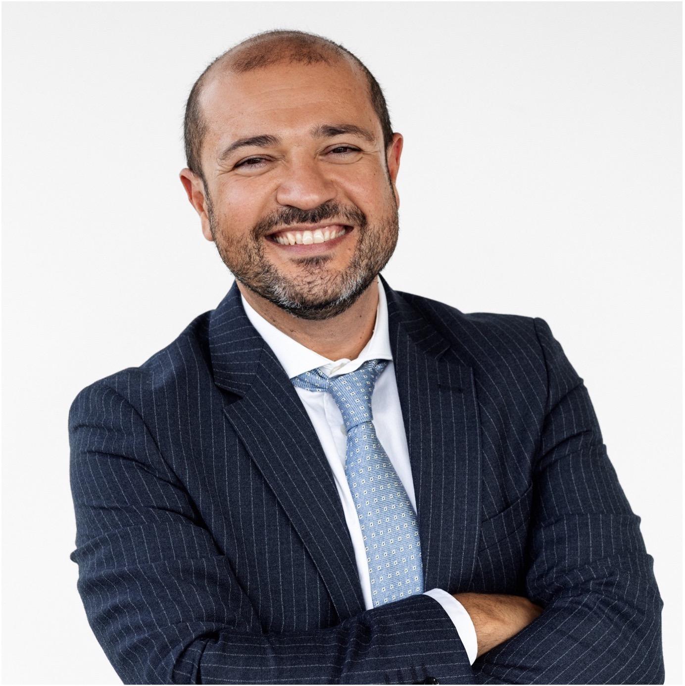 Prof. Dr. Emre YAKŞİ